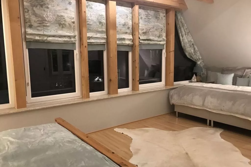 264524-Bedroom