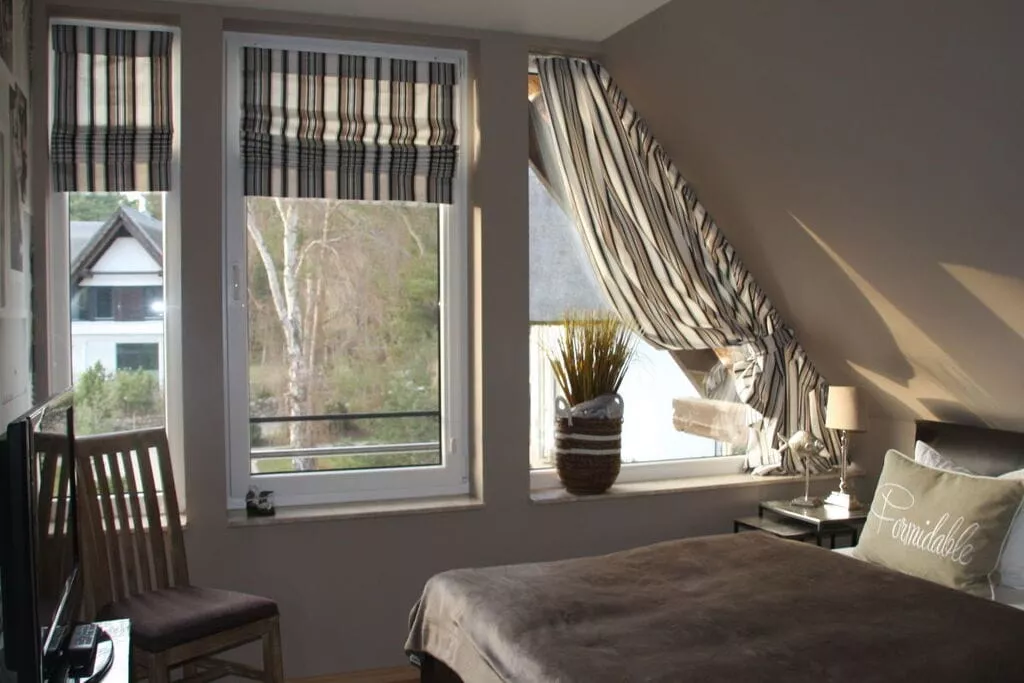 264524-Bedroom