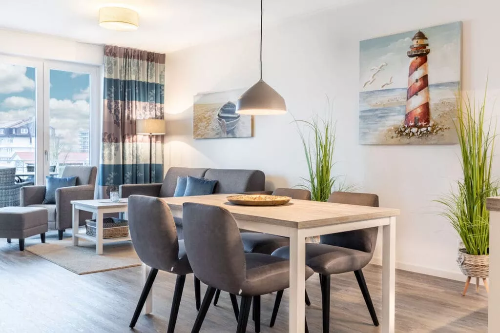 407823-Dining room