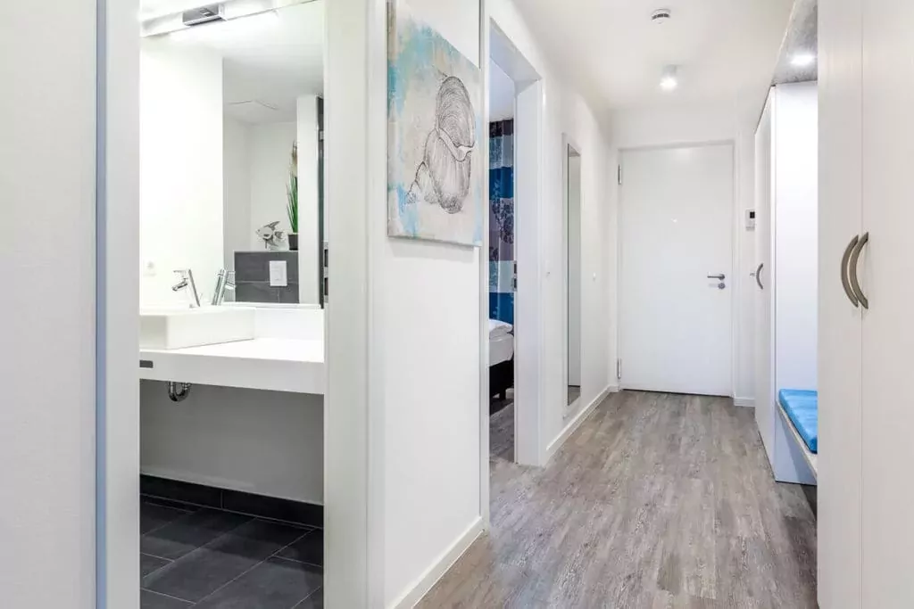 407823-Bathroom