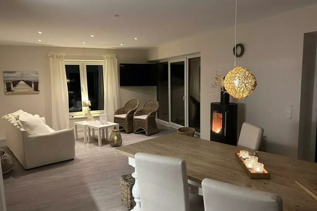 381092-Living room