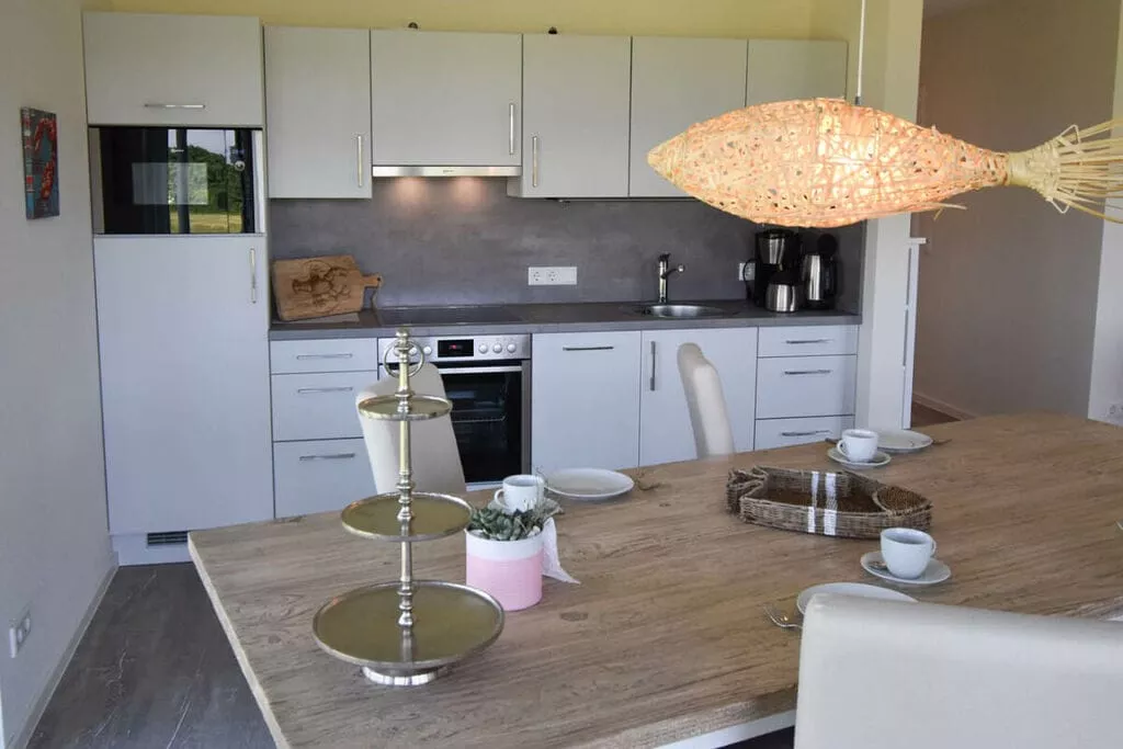 381092-Kitchen