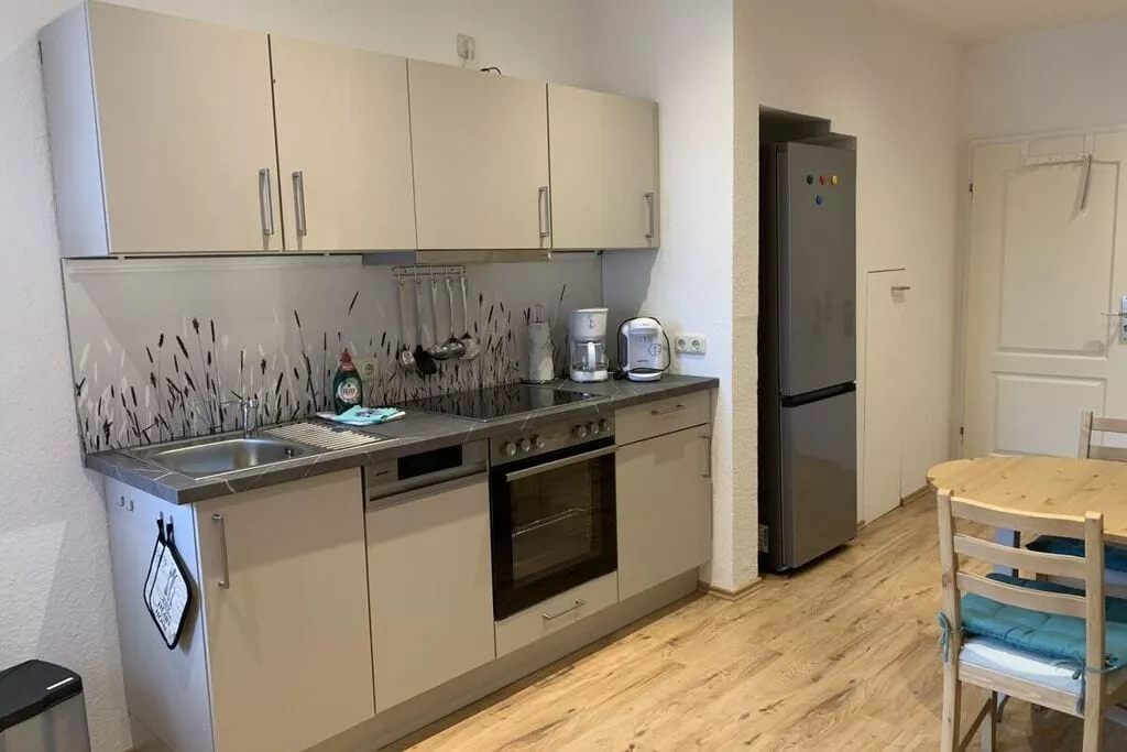 402927-Kitchen