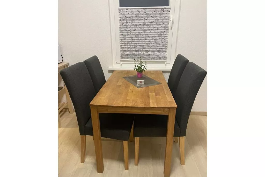402927-Dining room