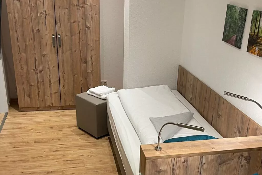 427718-Bedroom