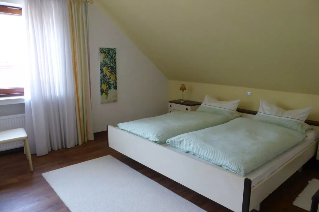 99381-Bedroom