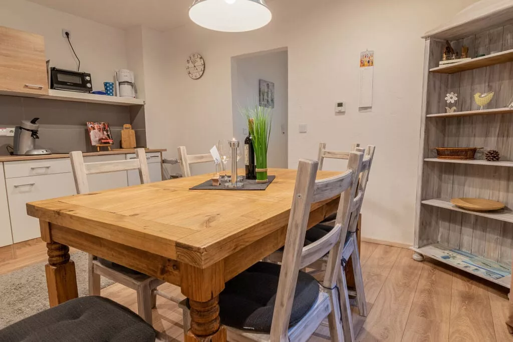 440018-Dining room