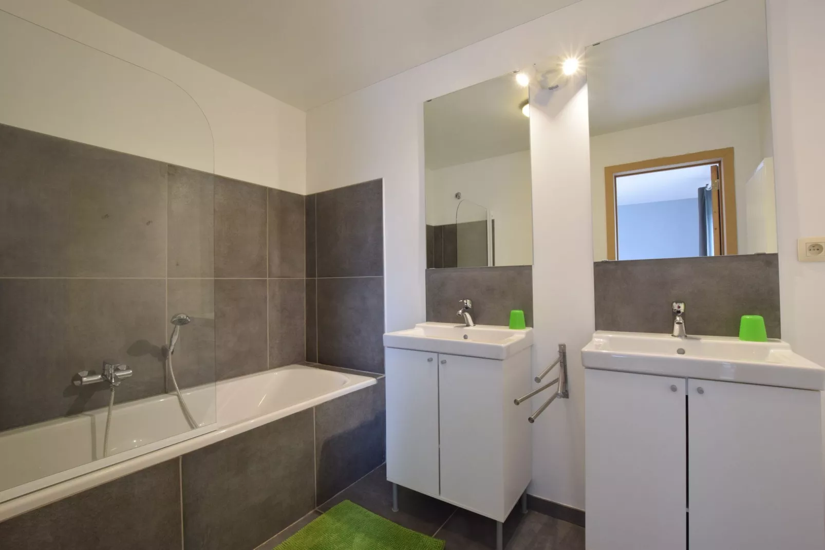 La Tannière-Bathroom