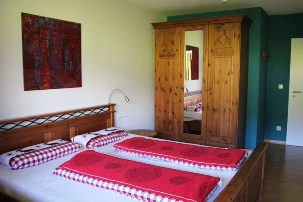 49850-Bedroom