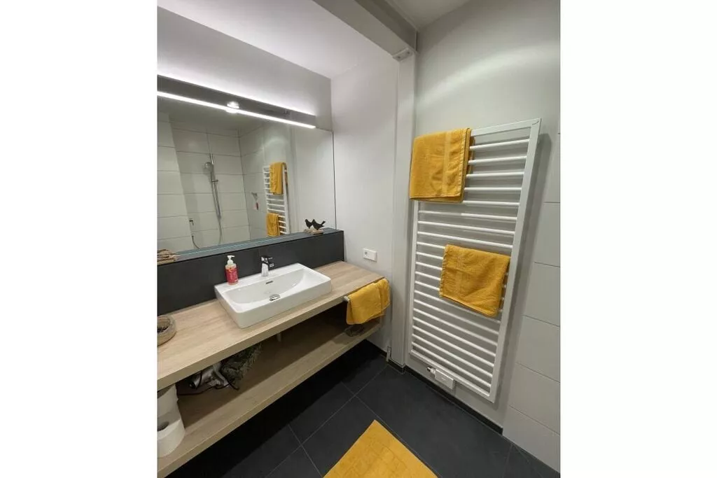 49850-Bathroom
