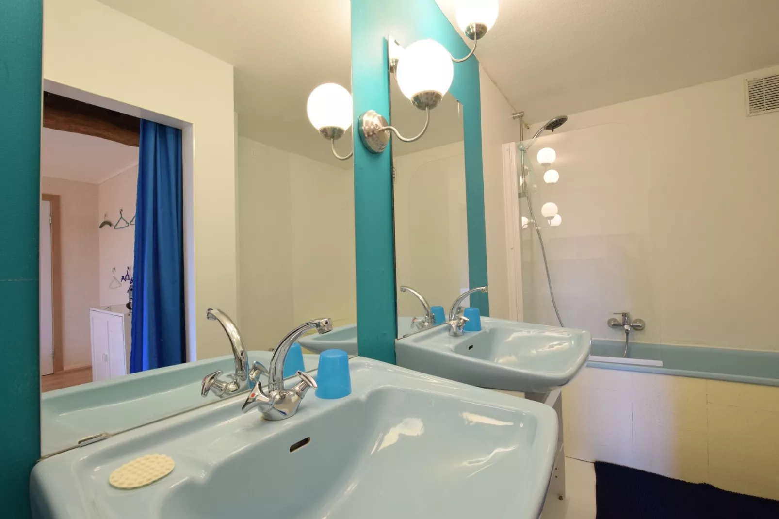 La Tannière-Bathroom