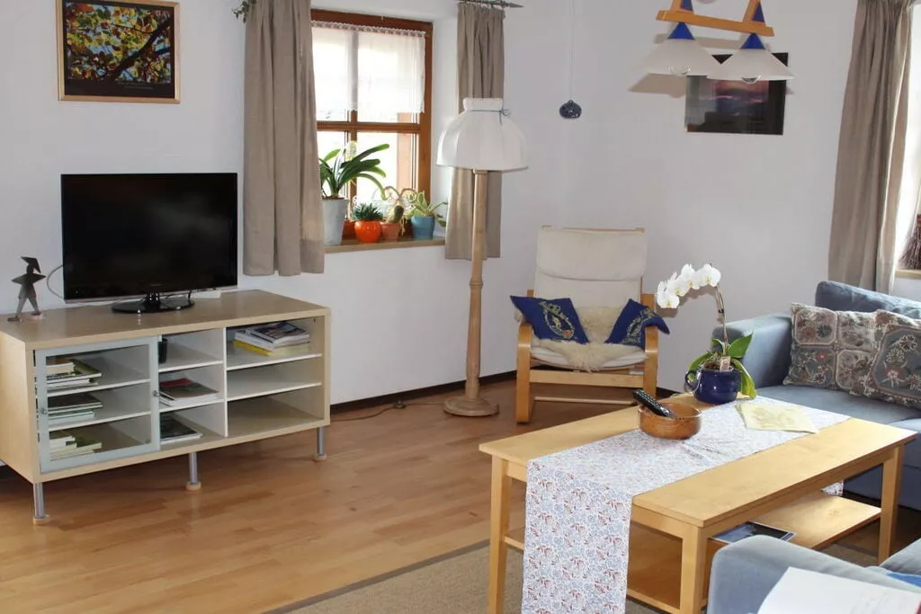 40042-Living room