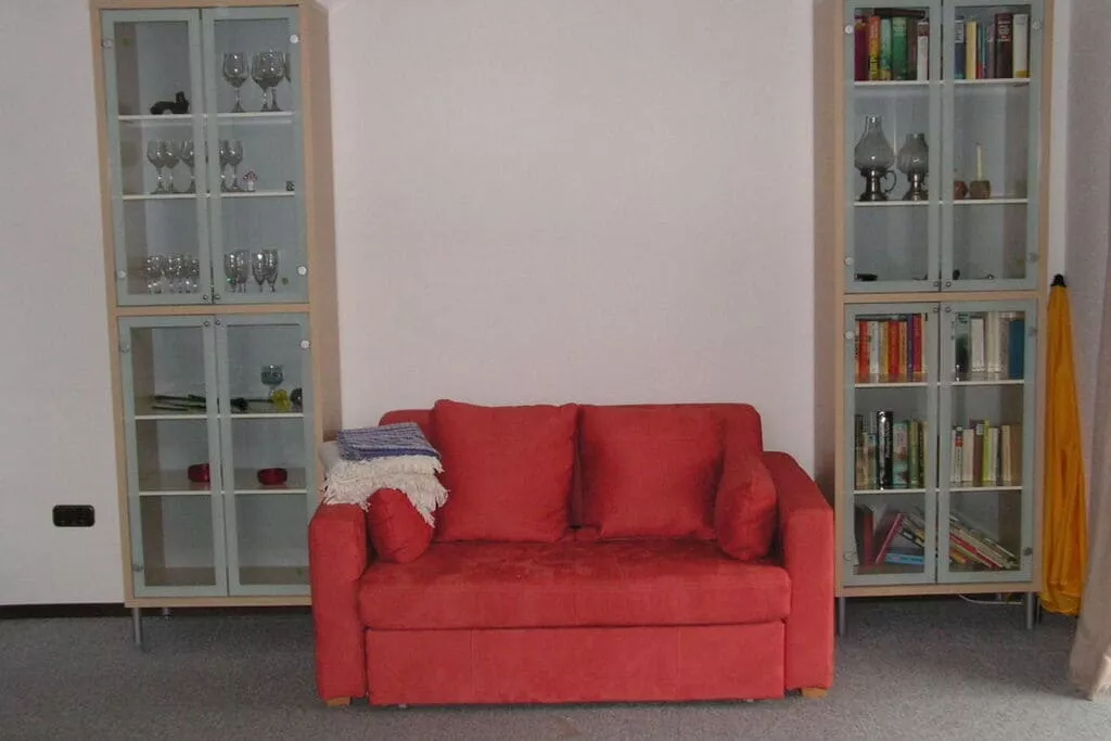 40042-Living room