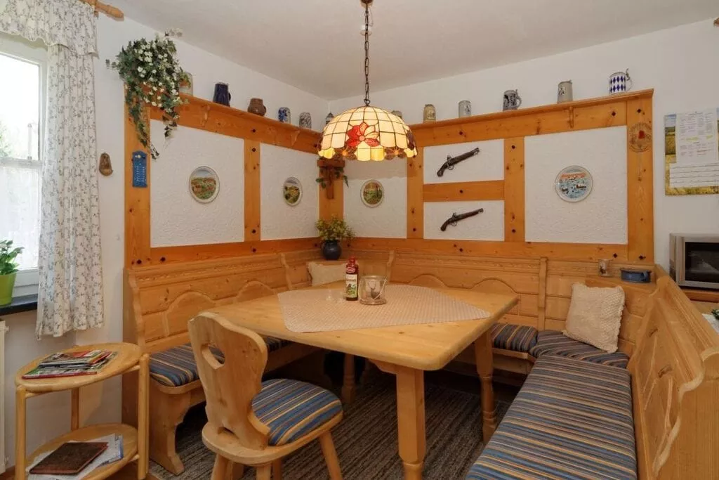 48291-Esszimmer