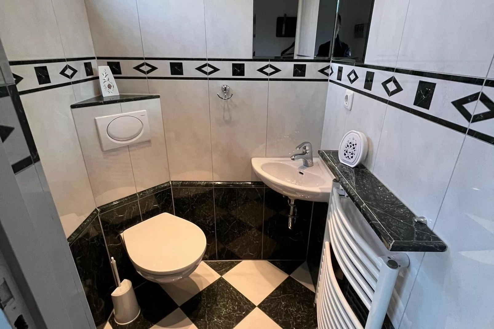Fijne bungalow in Makkum-Bathroom