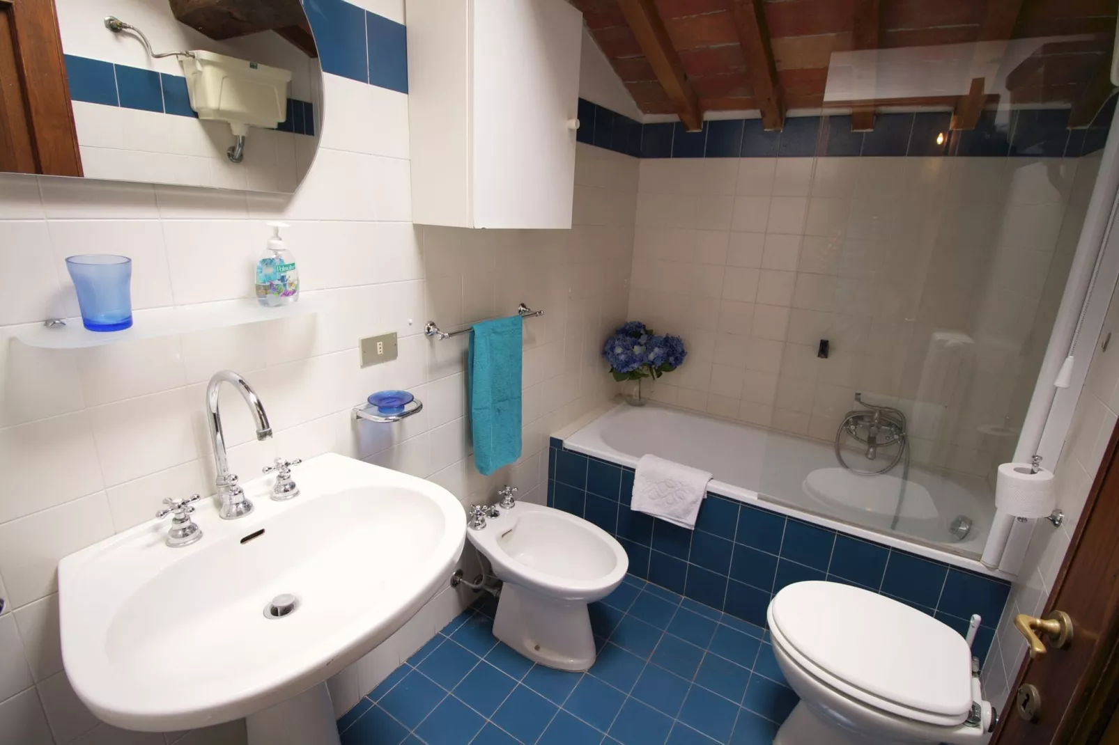 La Scheggia-Bathroom