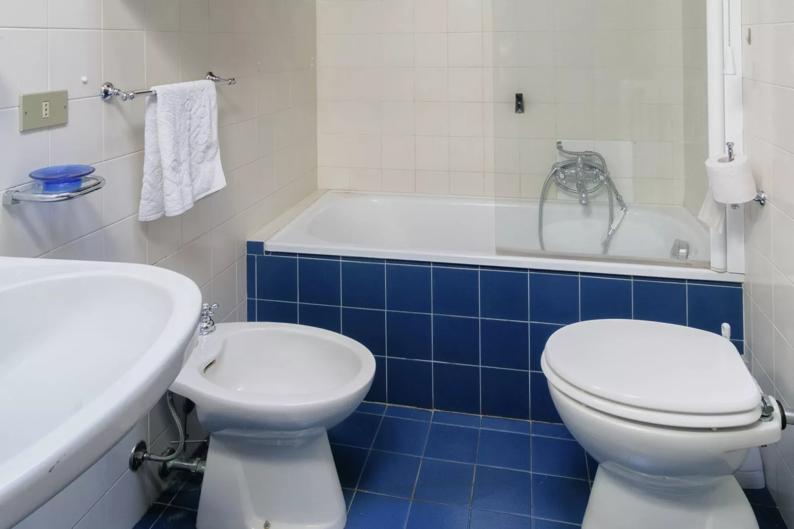 La Scheggia-Bathroom