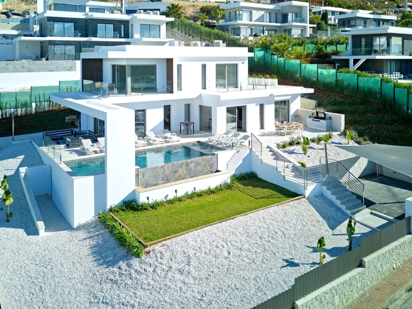 Villa Luna-Outside