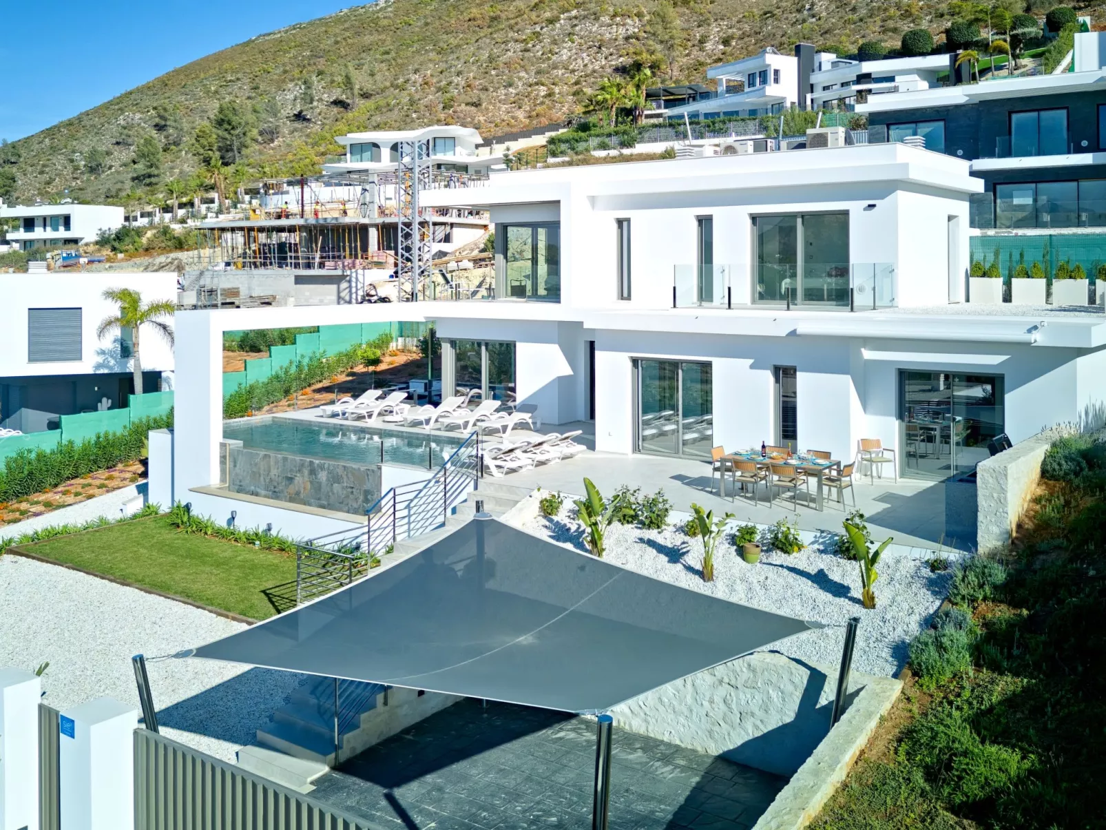 Villa Luna-Outside