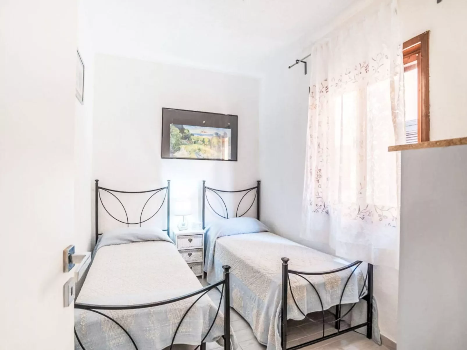 D4 - I1, Baia de Bahas-Inside
