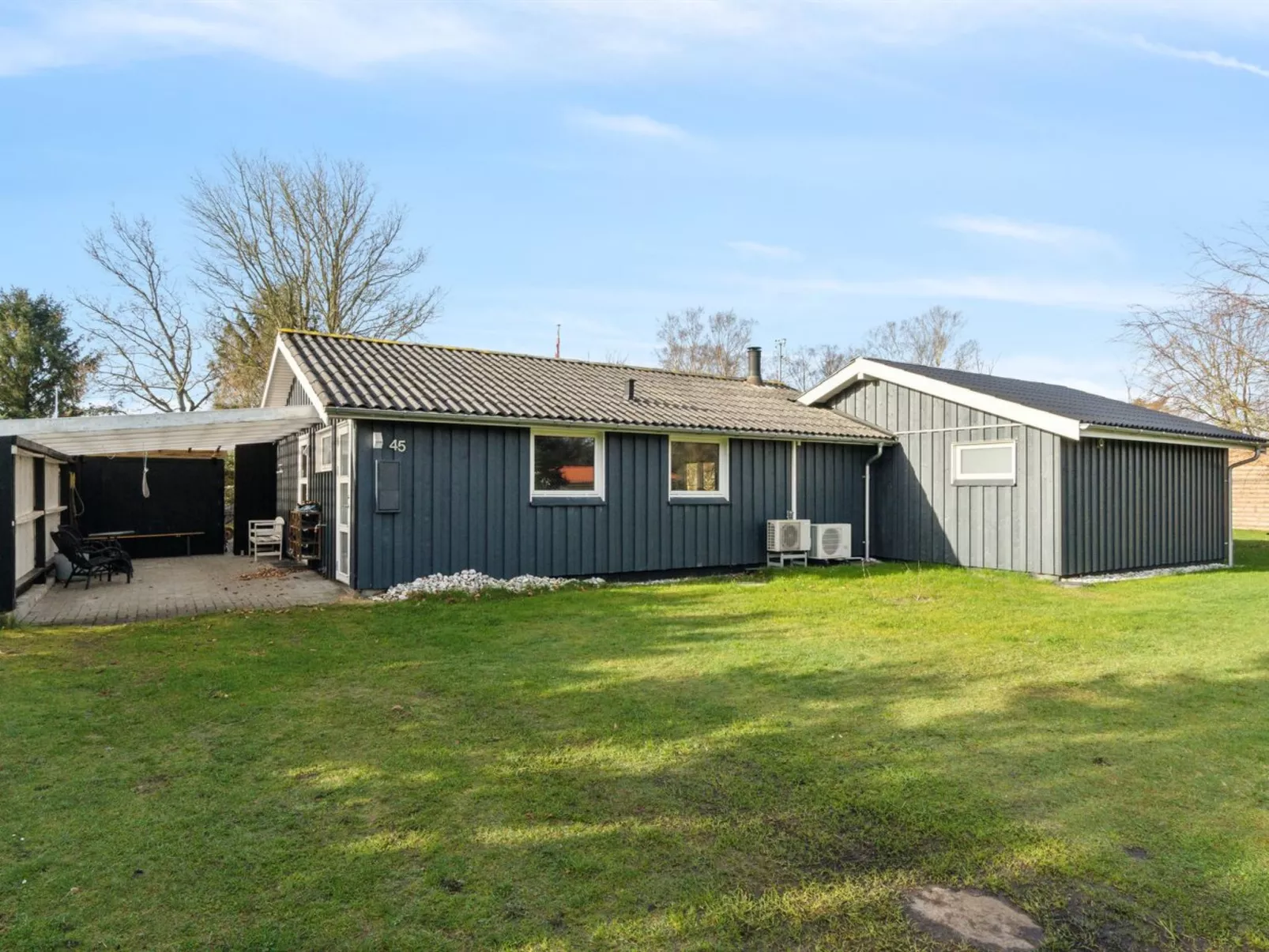 "Juste" - 1.7km from the sea-Outside