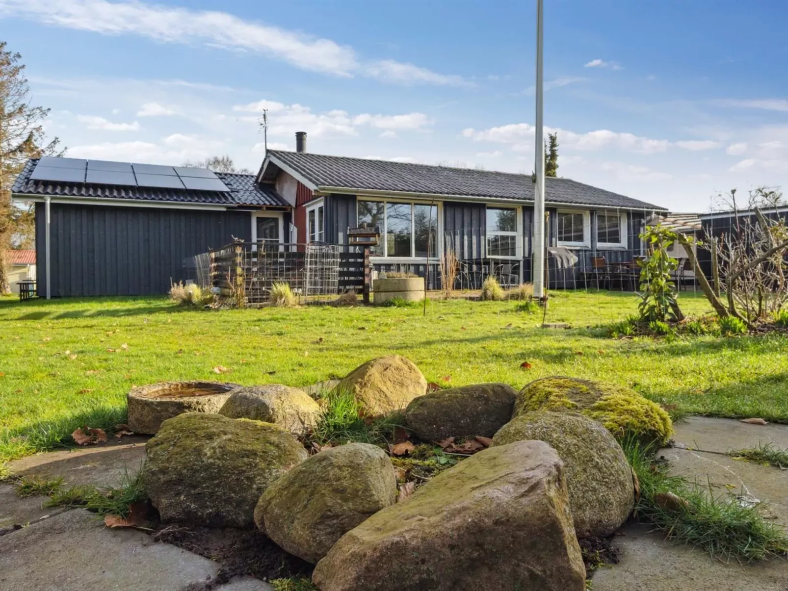 "Juste" - 1.7km from the sea-Outside