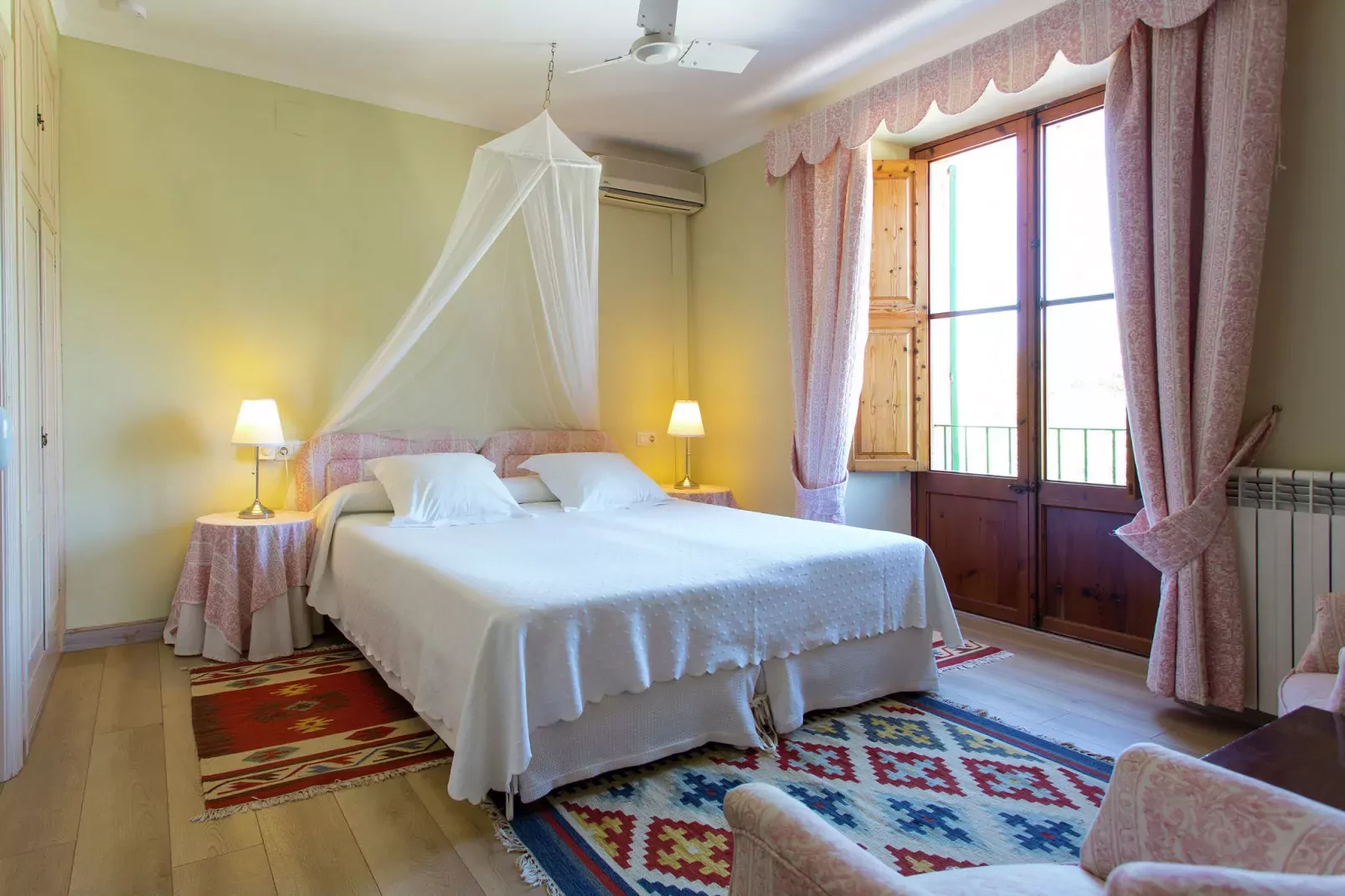 Llevant-Bedroom