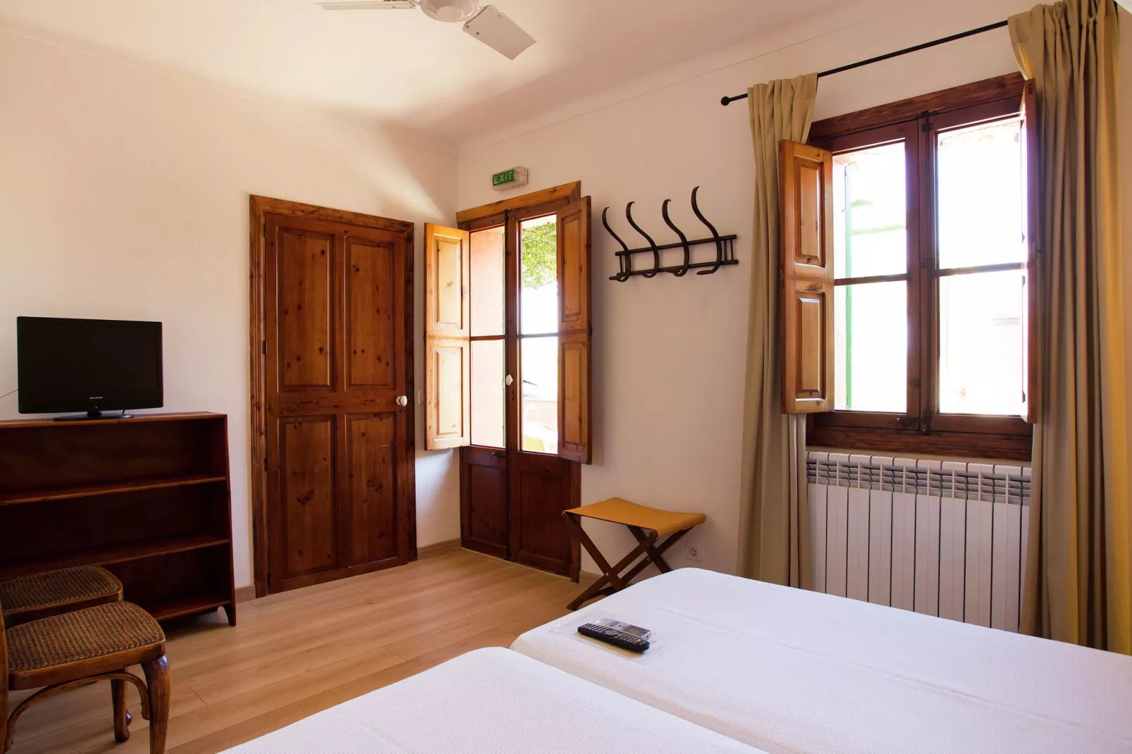 Llevant-Bedroom