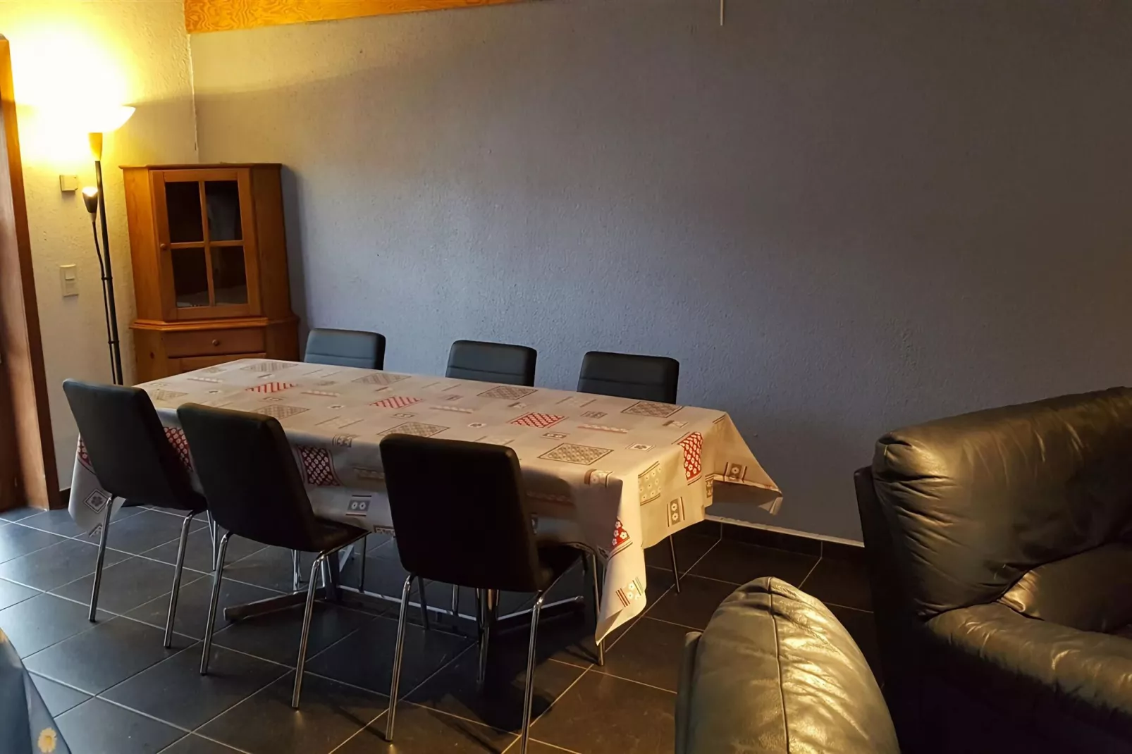 NWD108-Dining room