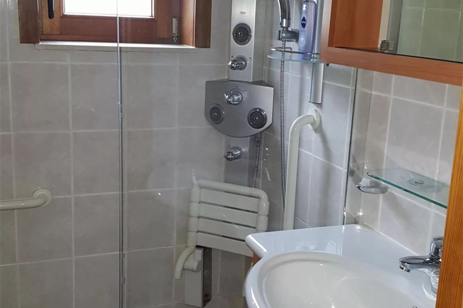 NWD108-Bathroom