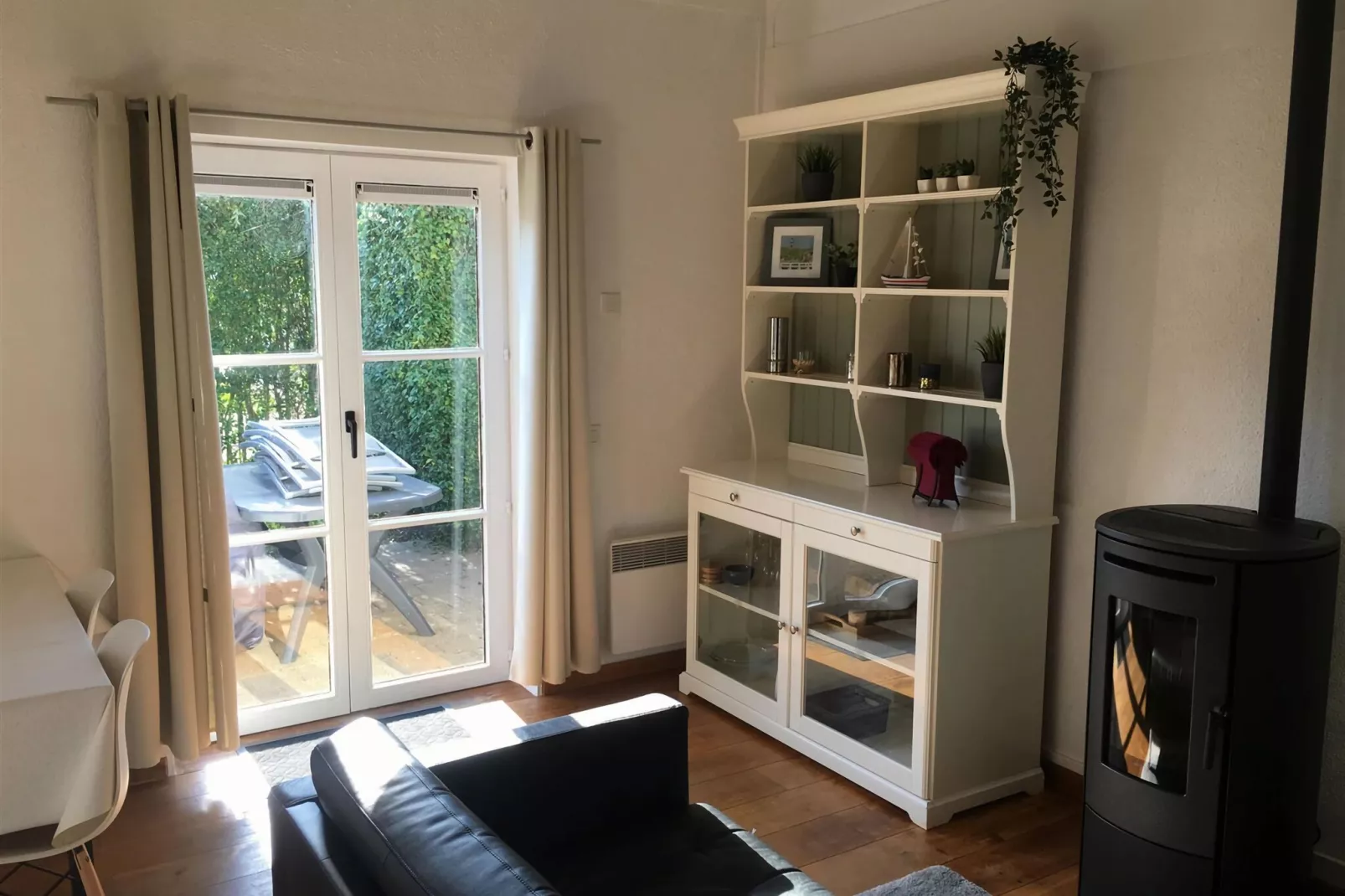 NWD114-Living room