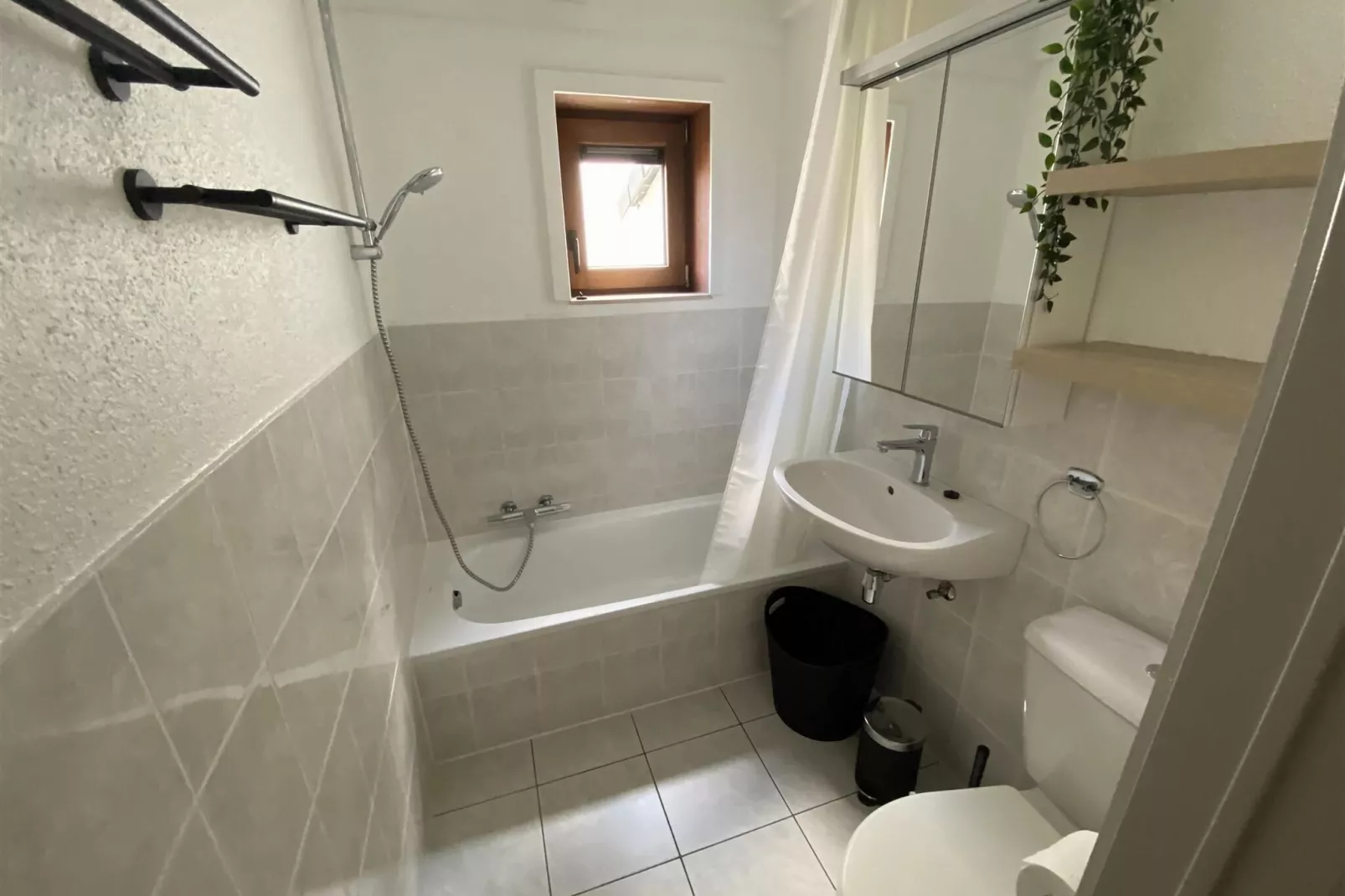 NWD114-Bathroom