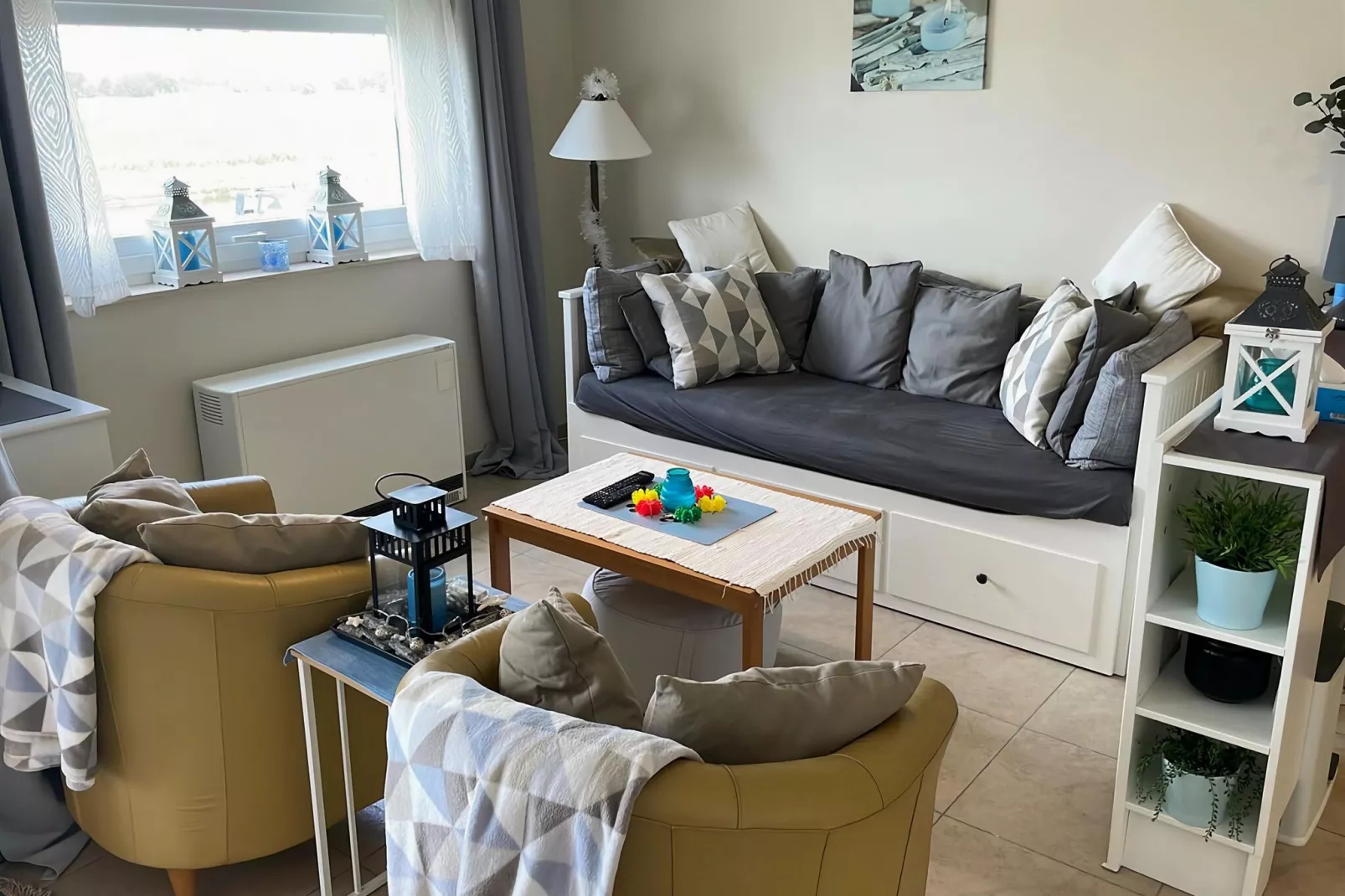 NWD40C0102-Living room
