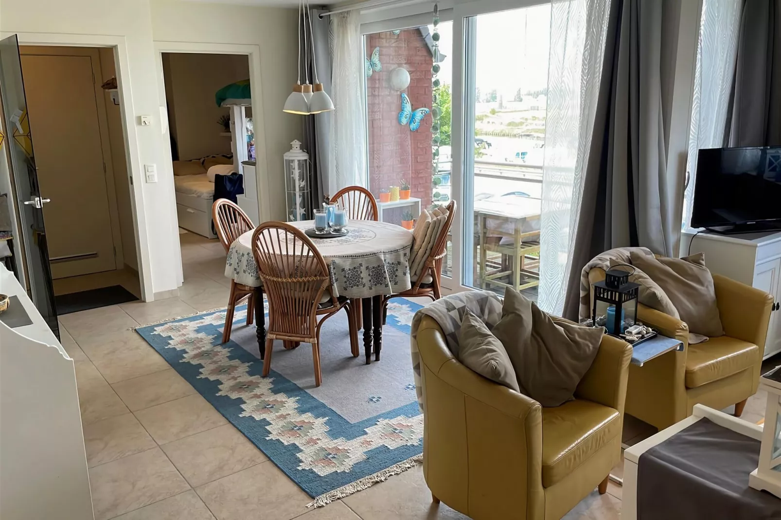 NWD40C0102-Living room