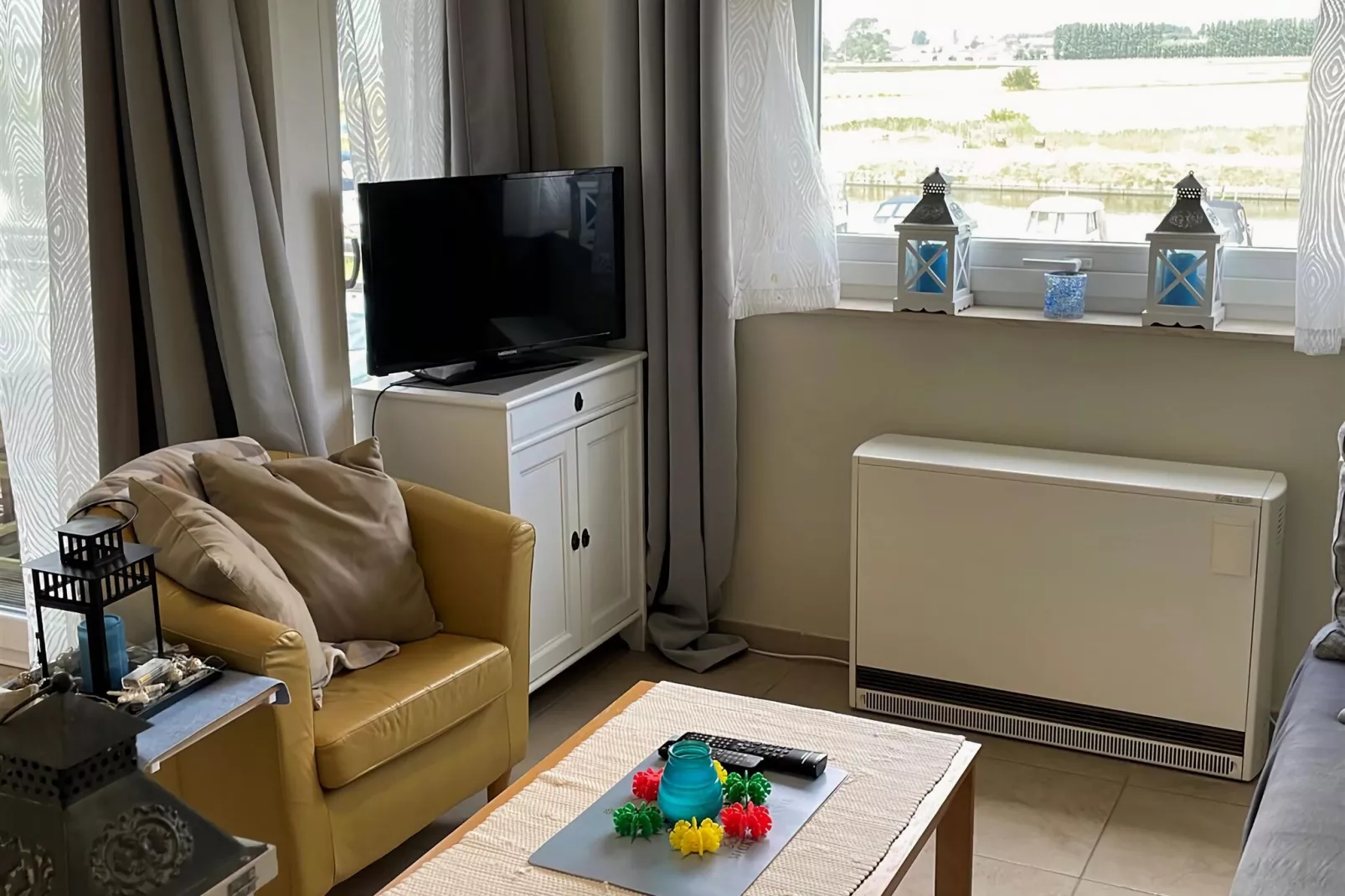 NWD40C0102-Living room