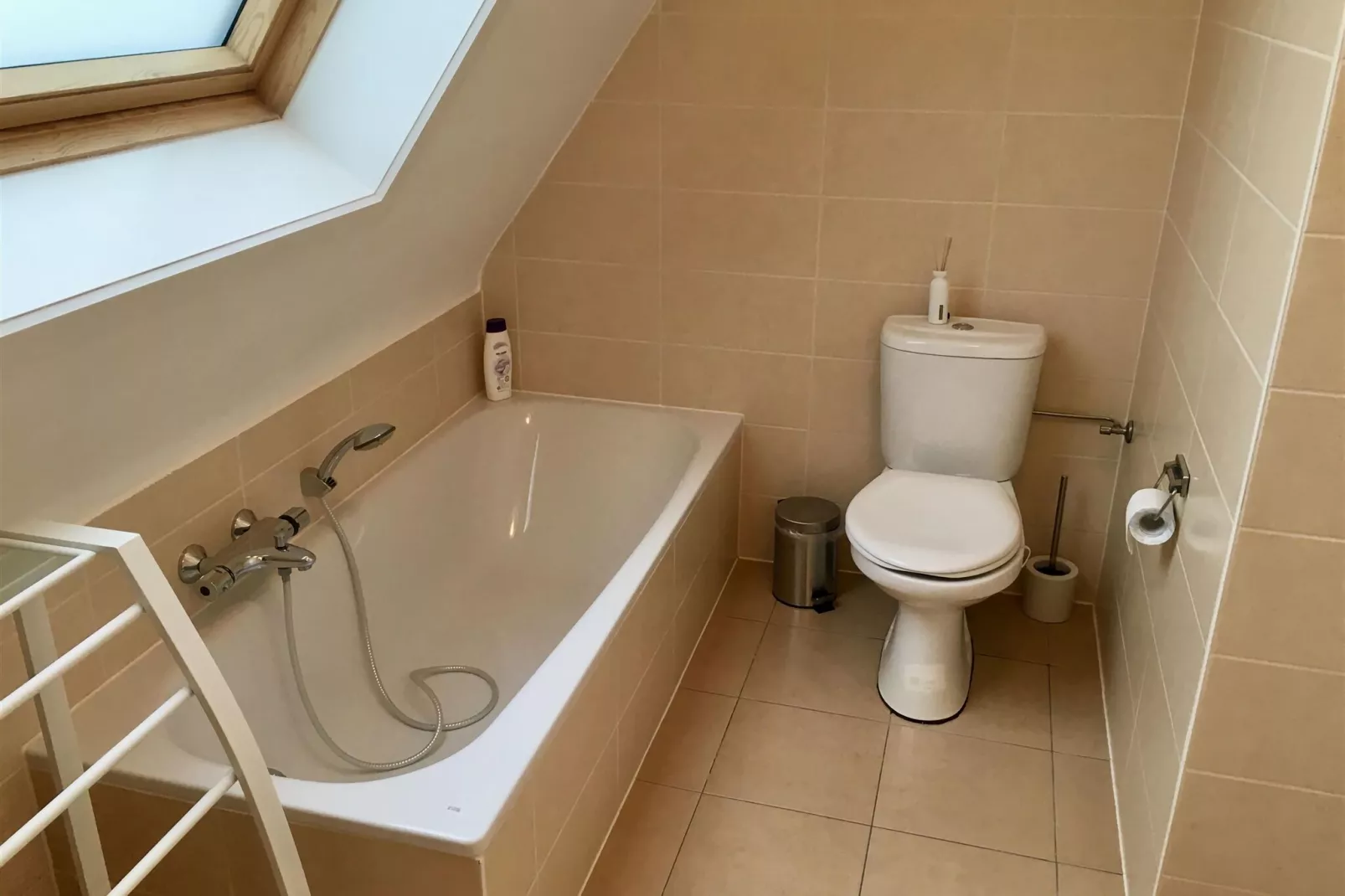 NWD40D0202-Bathroom