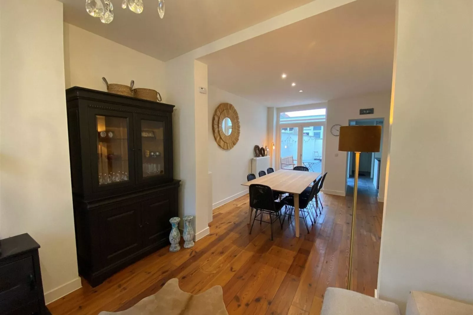 OLV 8-Dining room