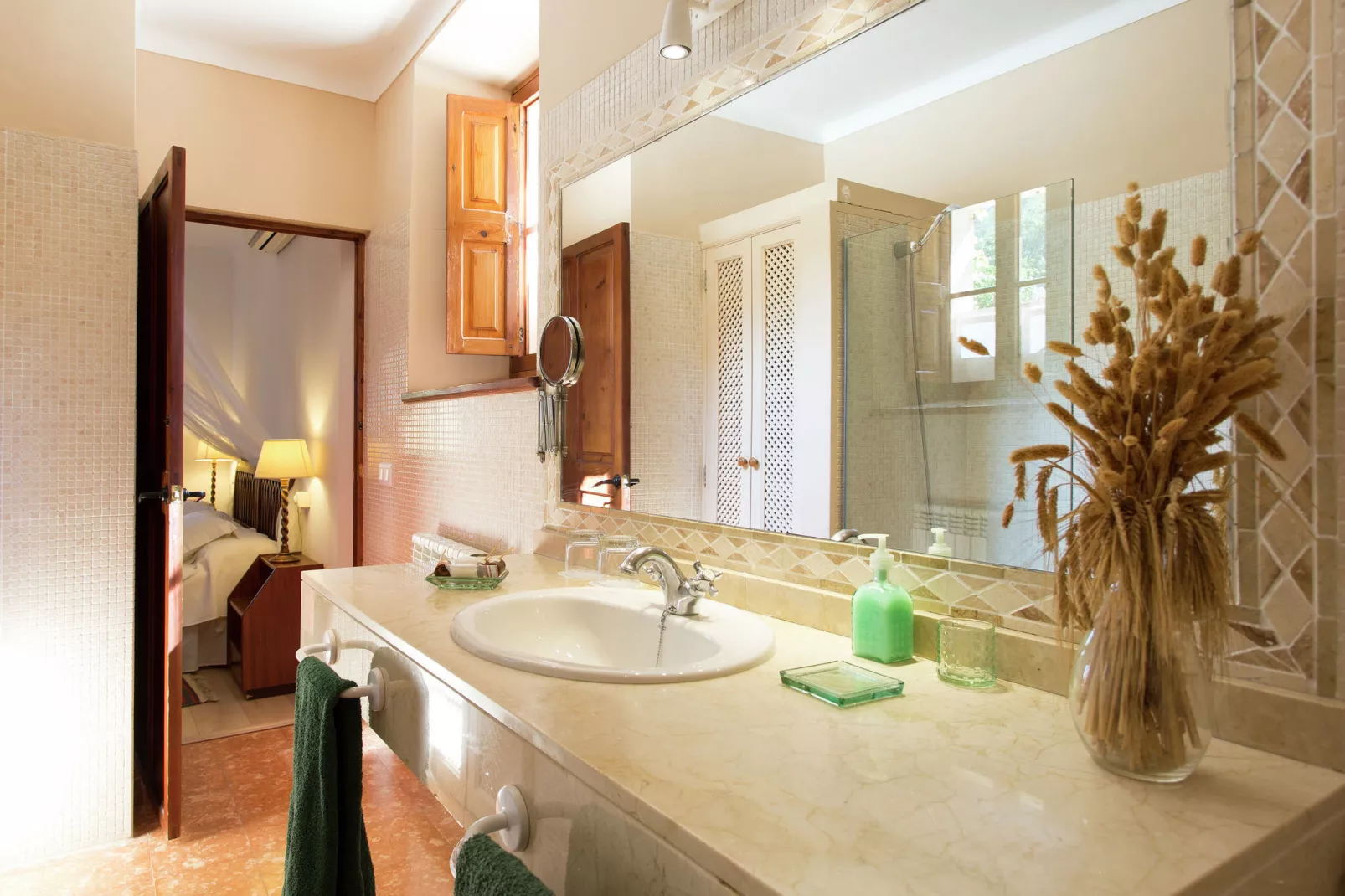 Llevant-Bathroom