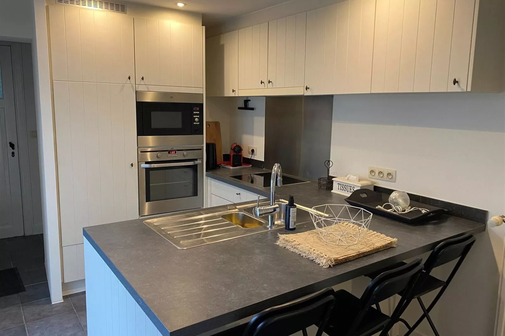 OLV 8-Kitchen