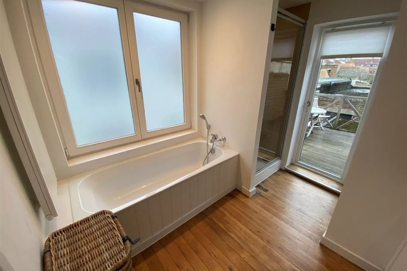 OLV 8-Bathroom