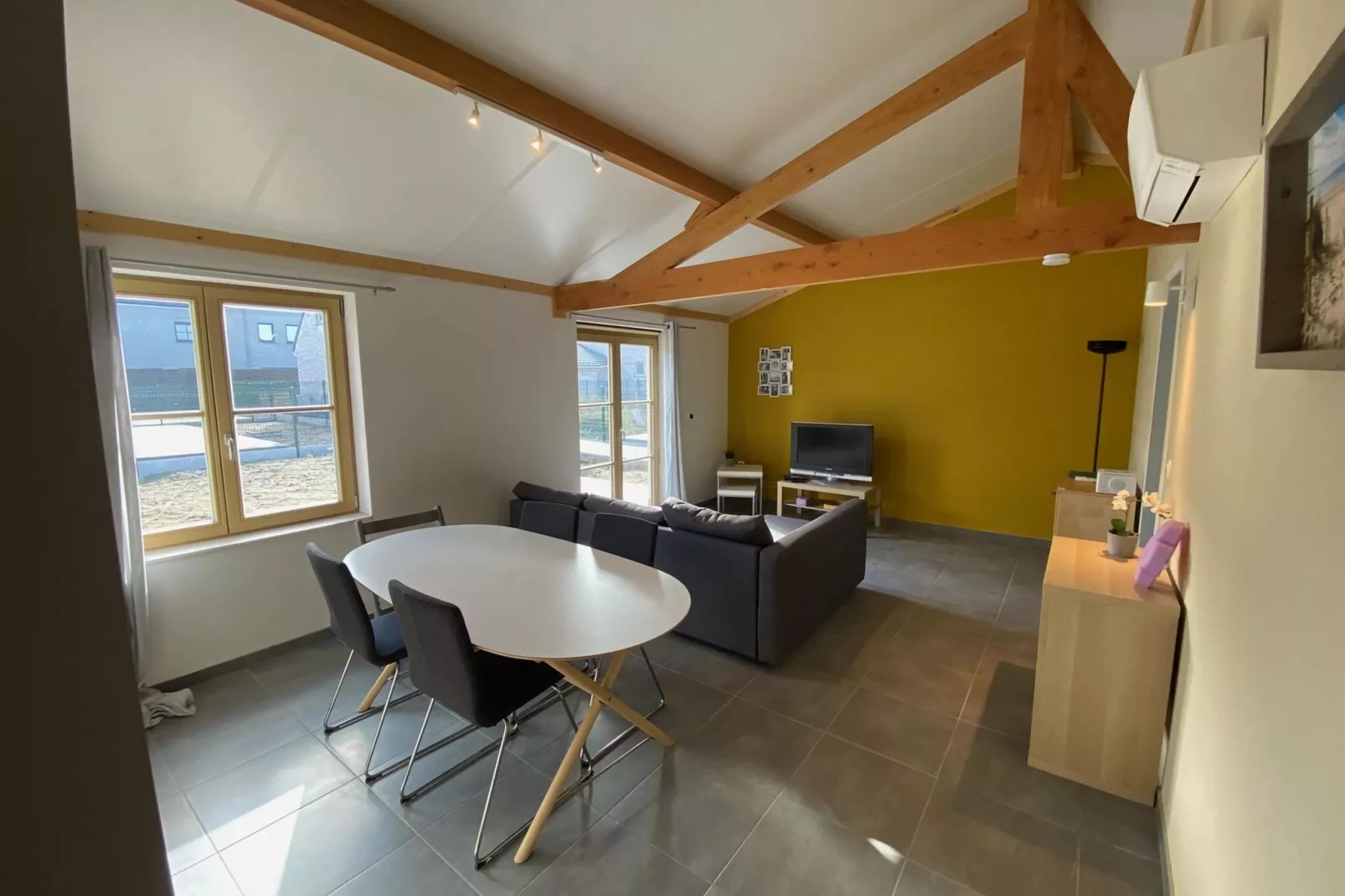 WH2 / 9-Dining room