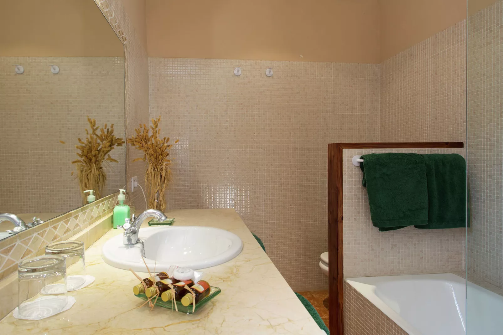Llevant-Bathroom