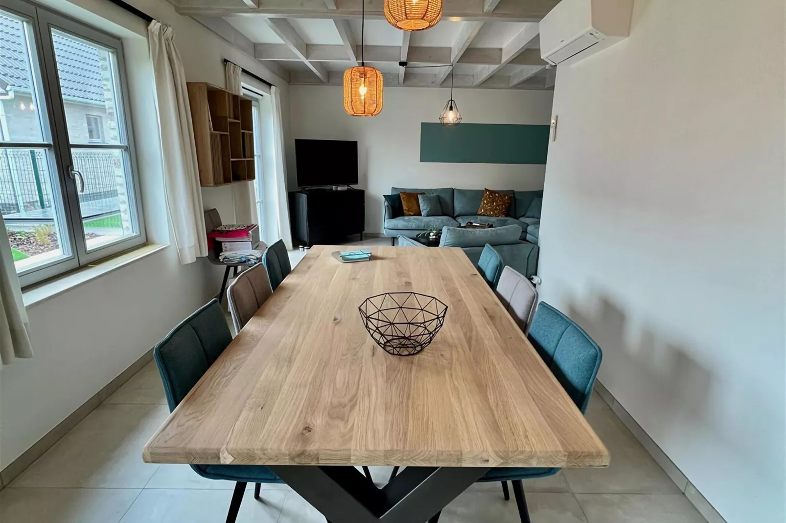 W1-Dining room