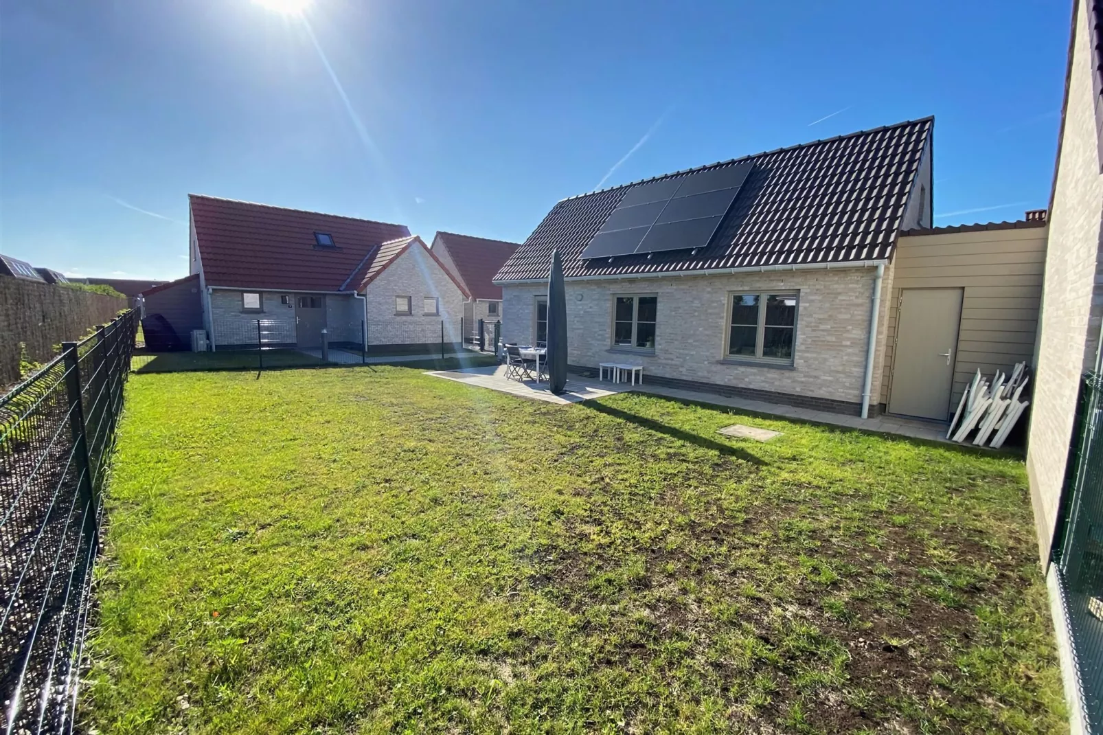 W4-Exterior summer