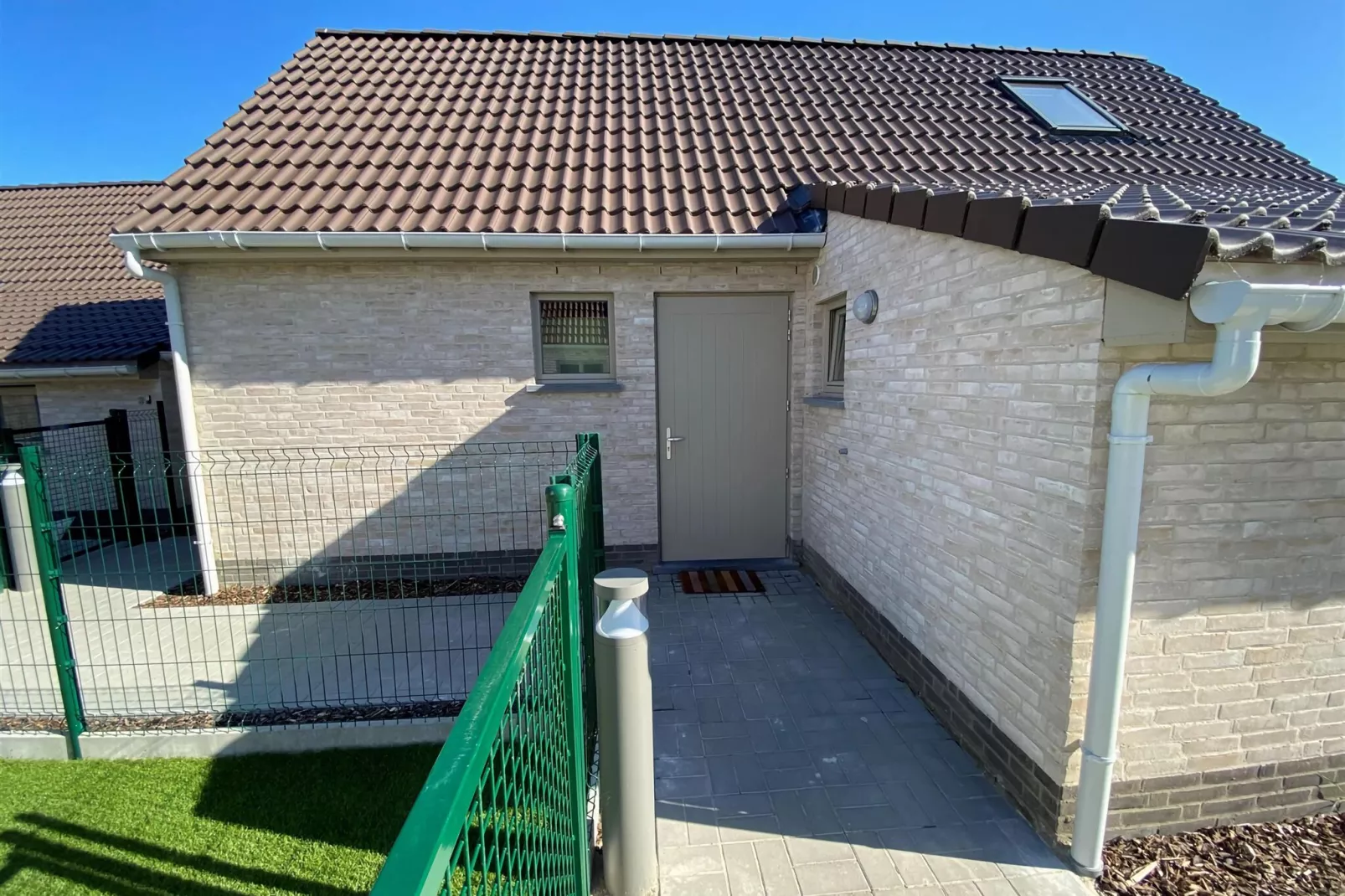W4-Exterior summer