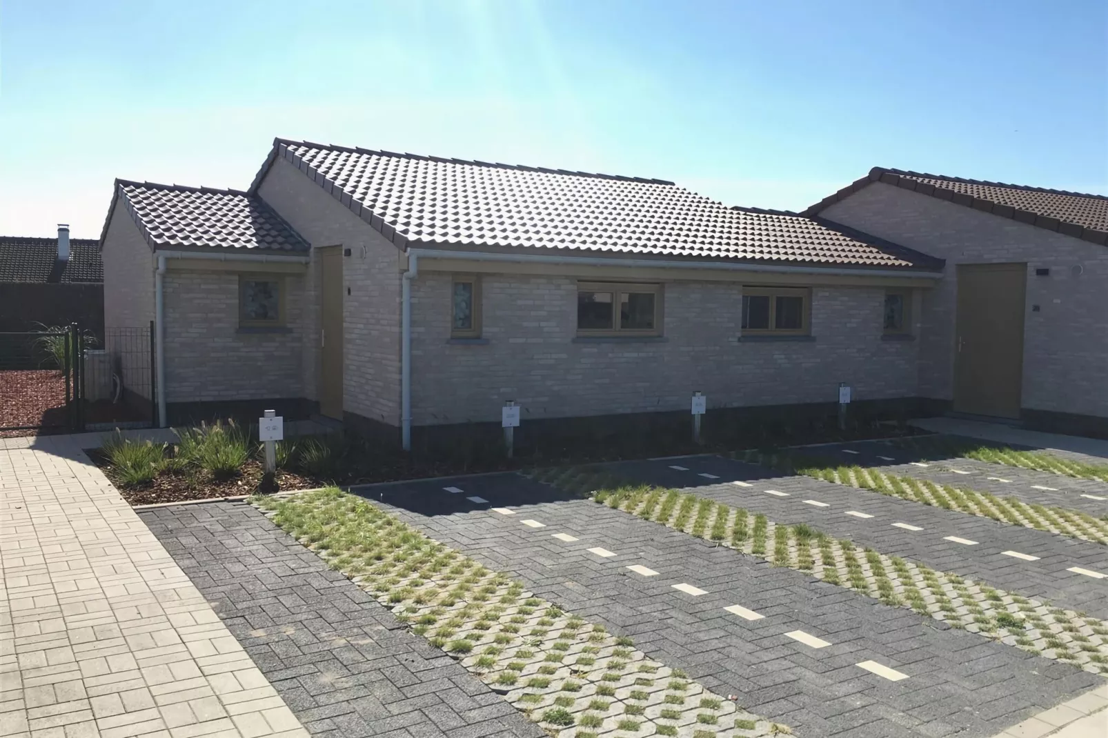 W19-Exterior summer