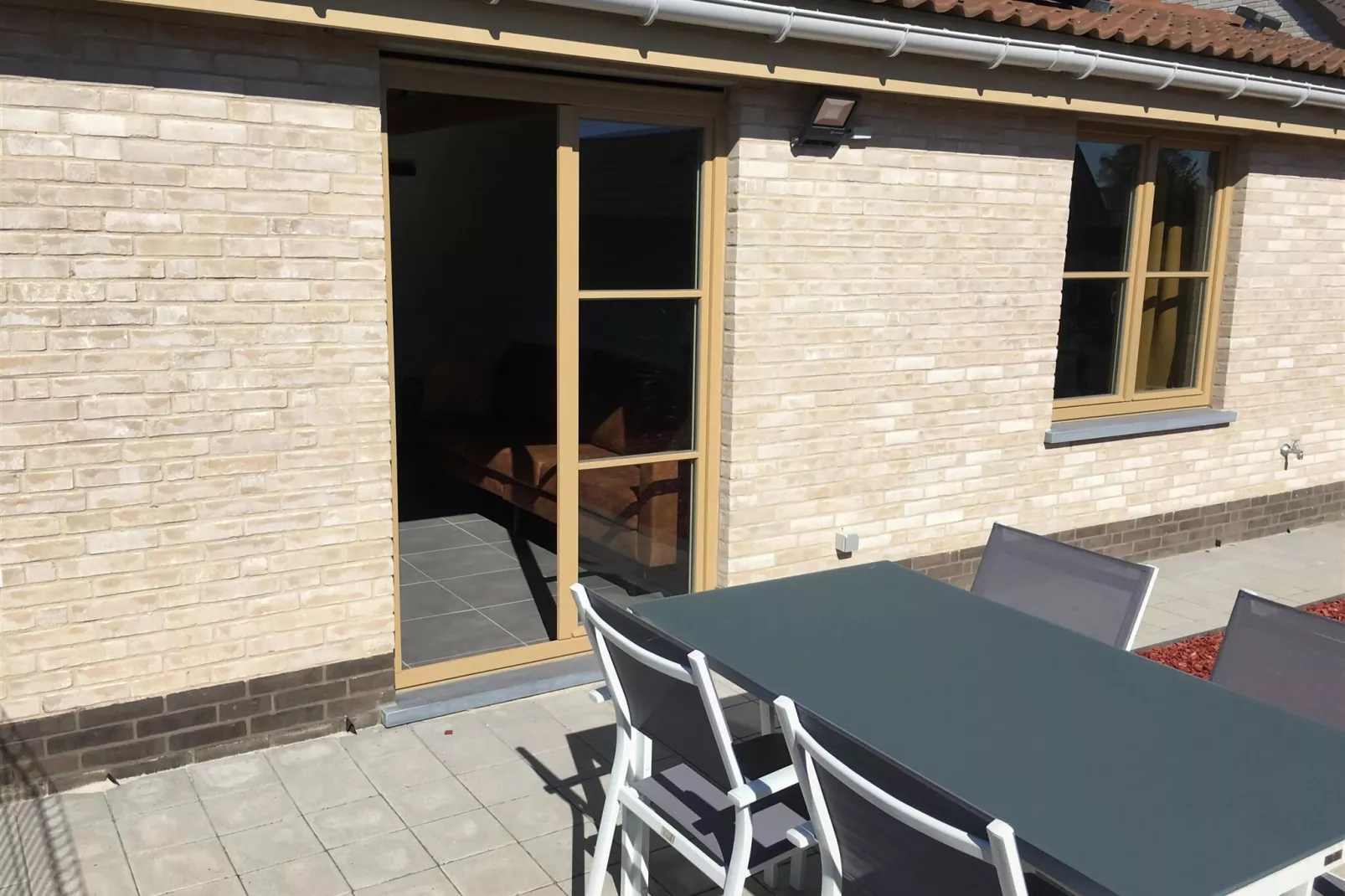 W19-Terrace balcony