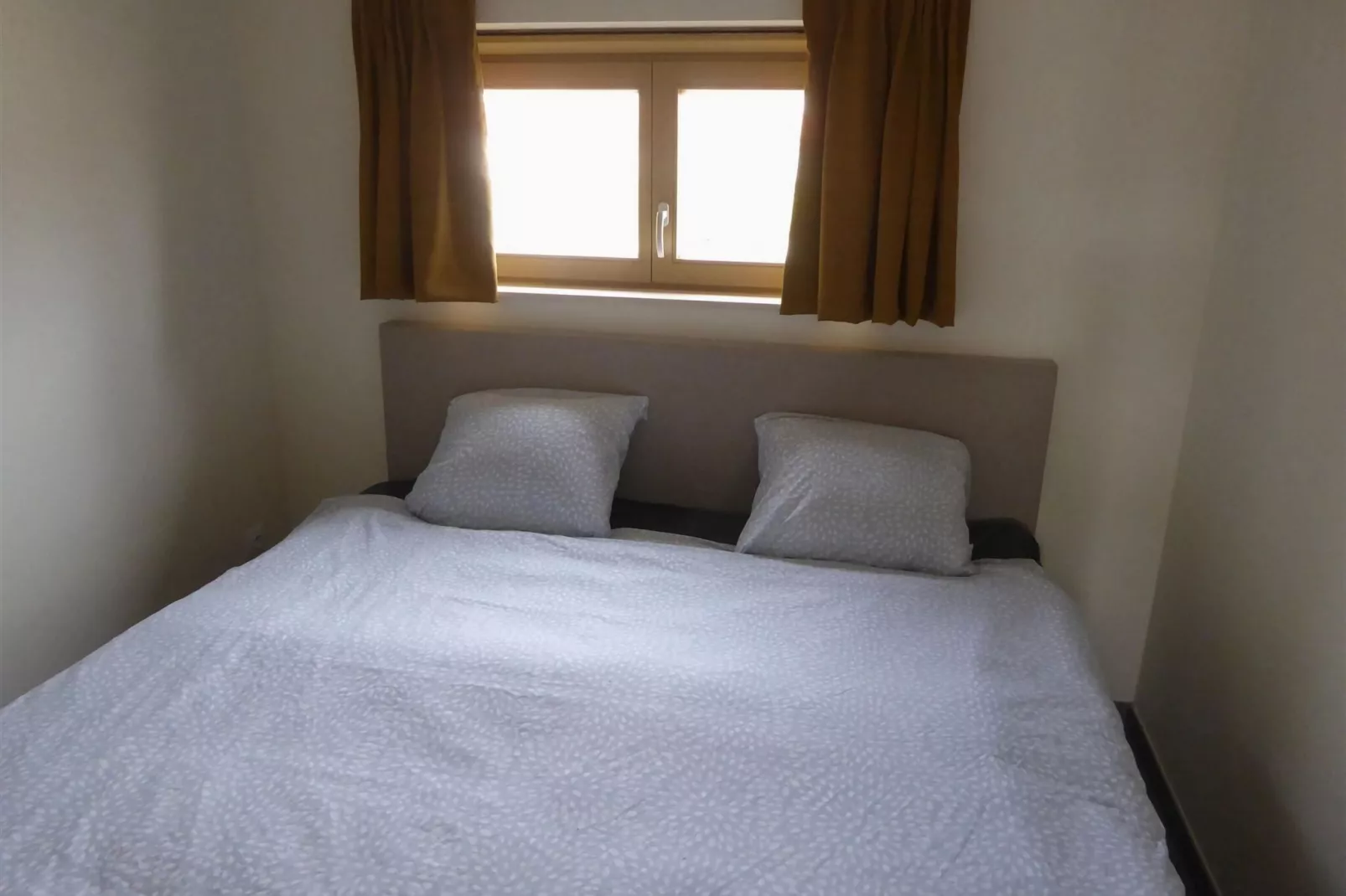 W19-Bedroom