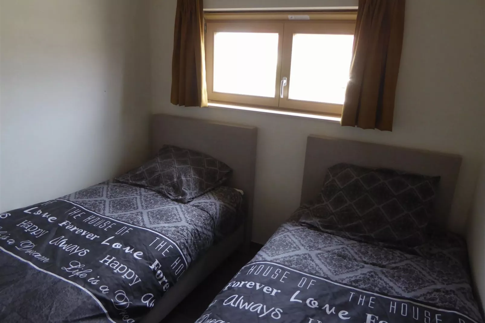 W19-Bedroom