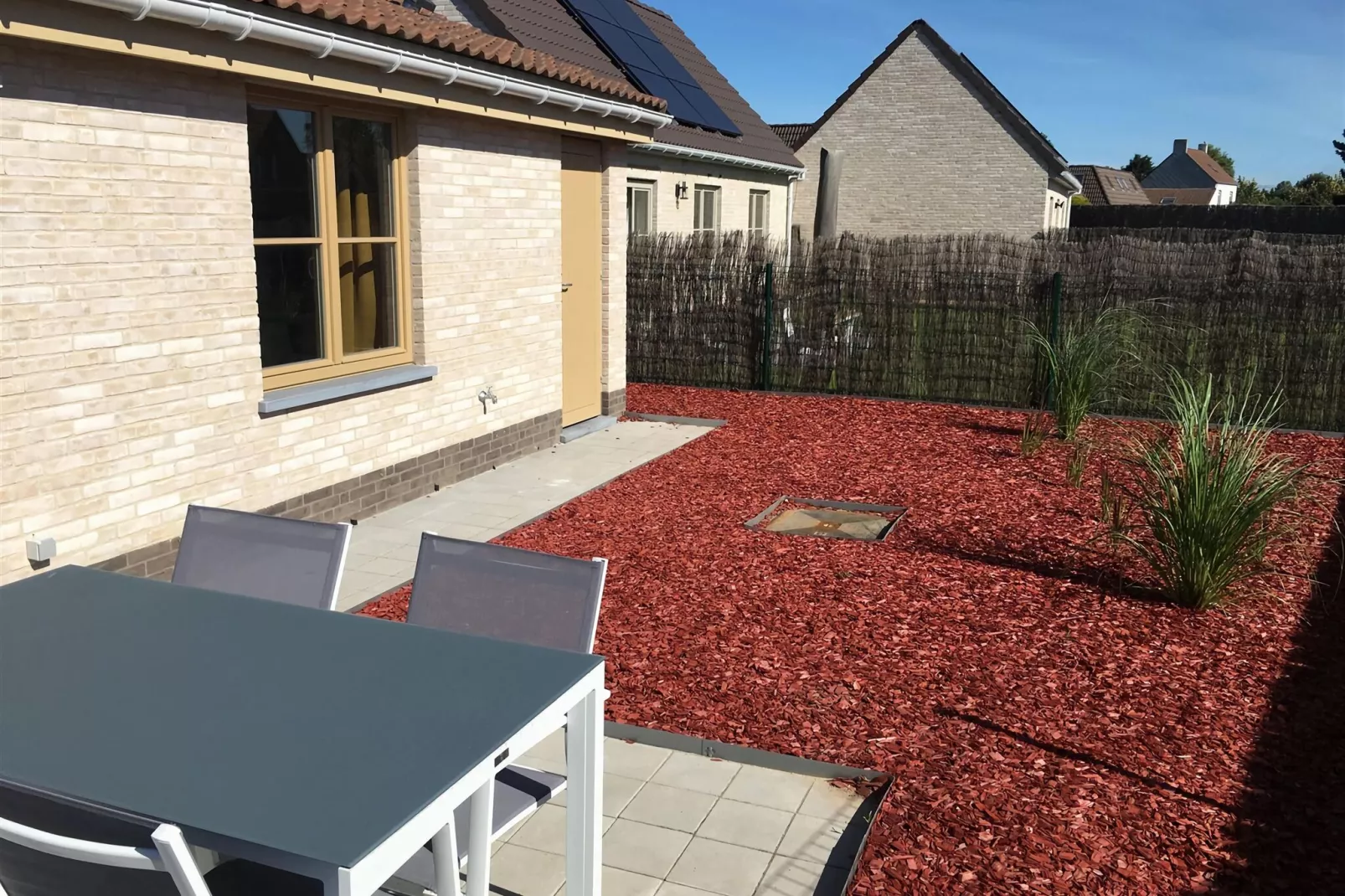 W19-Exterior summer
